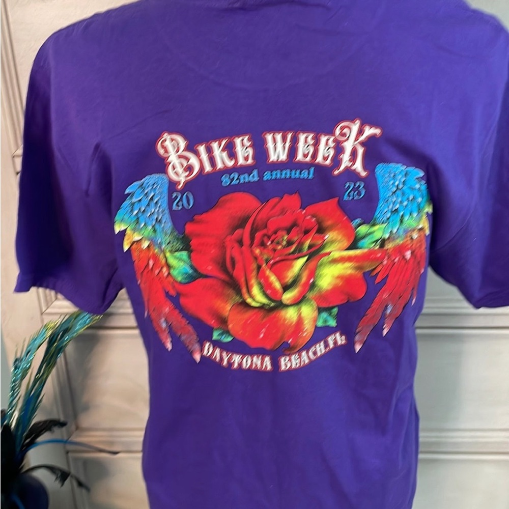 Women’s vibrant purple with roses Daytona bike week 2023 t shirt med - Picture 2 of 6